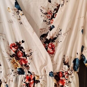 Chic White Floral Print Maxi Dress Size 3X